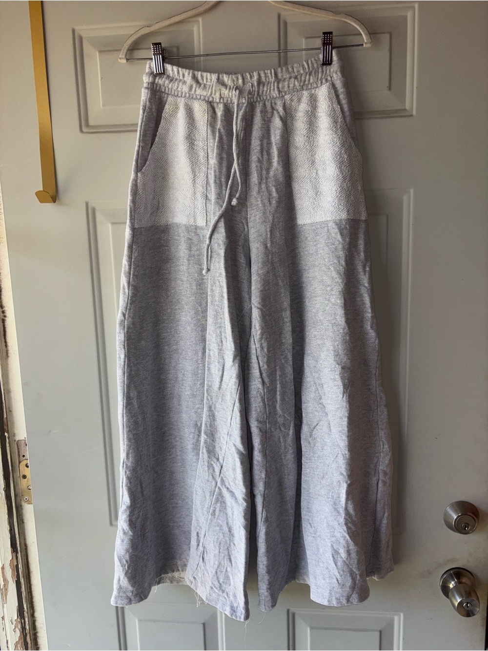 Bucket List gray side leg sweatpants size S